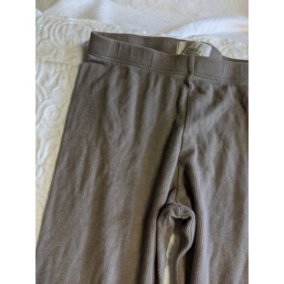 Peek girls sz. 8 khaki ribbed legging pants. Soft, great shape - Picture 4 of 9